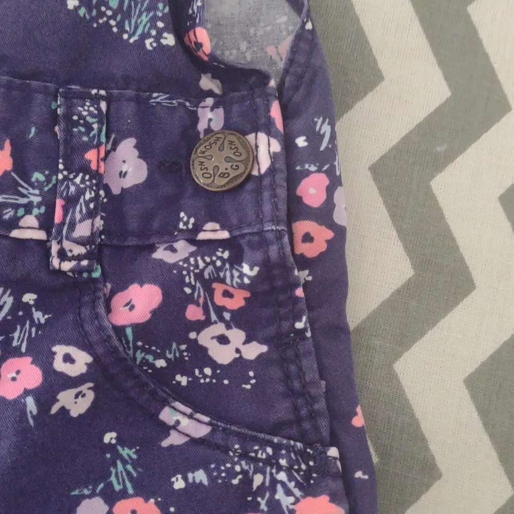 OshKosh B'gosh purple/pink floral cotton overalls Size 6‎ months